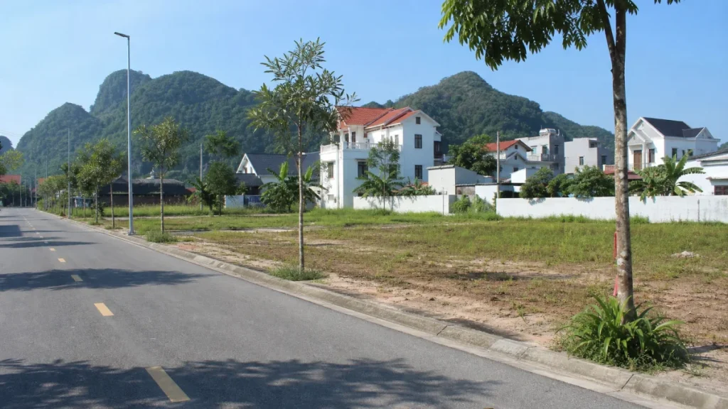 Đất nền Lạng Sơn gần khu dân cư với đường nhựa 8m